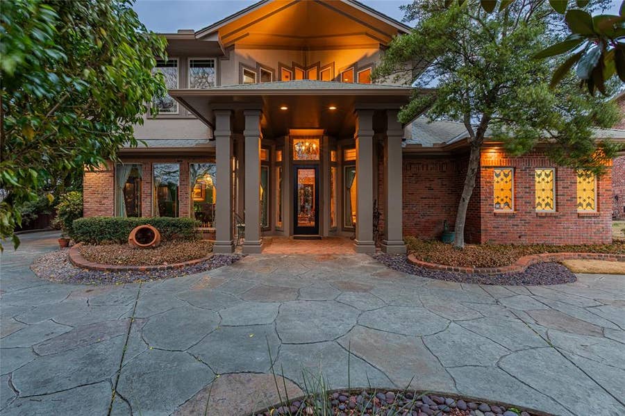 Property photo for 800 Oakwood Court, Highland Village, TX