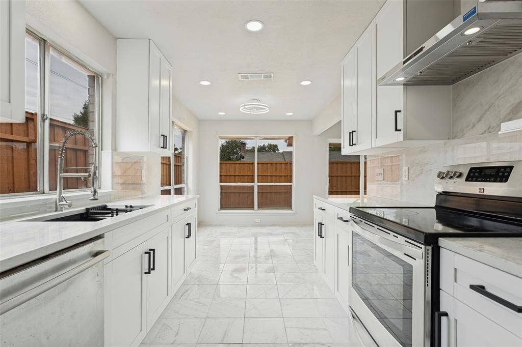 2205 Phoenix Drive, Garland, TX 75040 2205 Phoenix Drive, Garland, TX 75040
