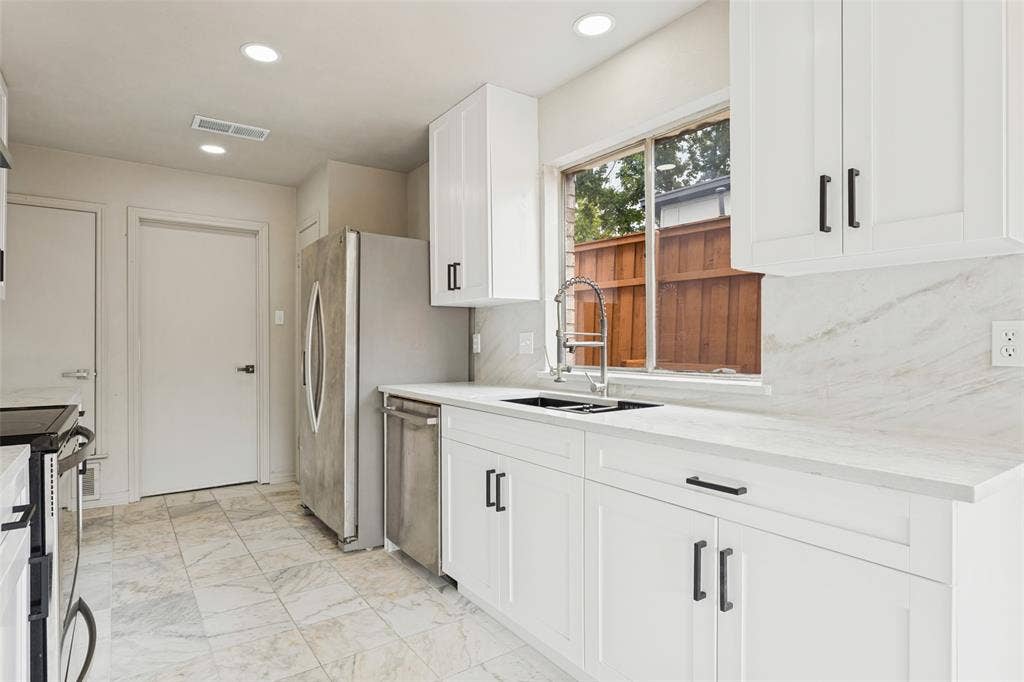 2205 Phoenix Drive, Garland, TX 75040 2205 Phoenix Drive, Garland, TX 75040