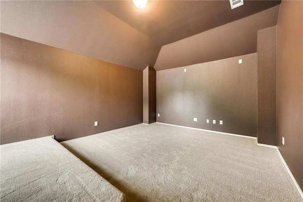 9304 Regal Oaks Drive, McKinney, TX 75072 9304 Regal Oaks Drive, McKinney, TX 75072