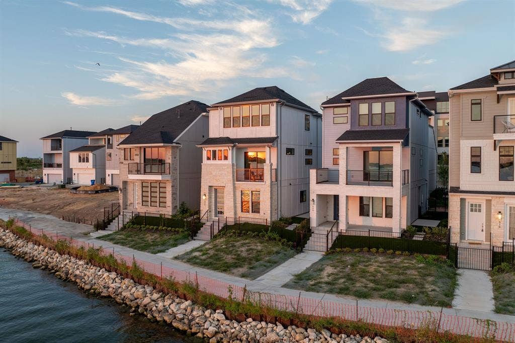 524 Secretariat Drive, Rowlett, TX 75088