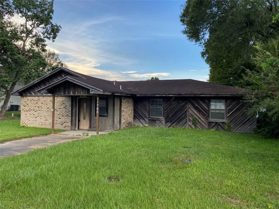 Property photo for 21788 Ih 10, Vidor, TX