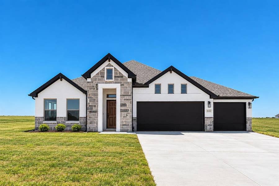 Property photo for 440 Mcalpine Drive, Springtown, TX