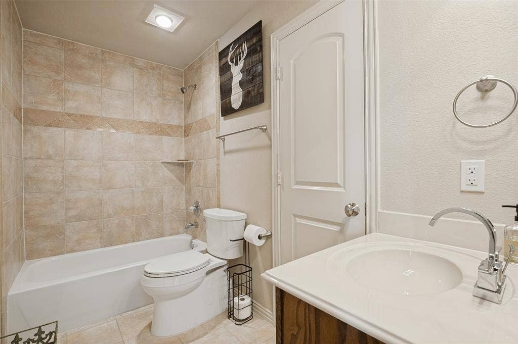 2418 Amberleaf Court, Cedar Hill, TX 75104