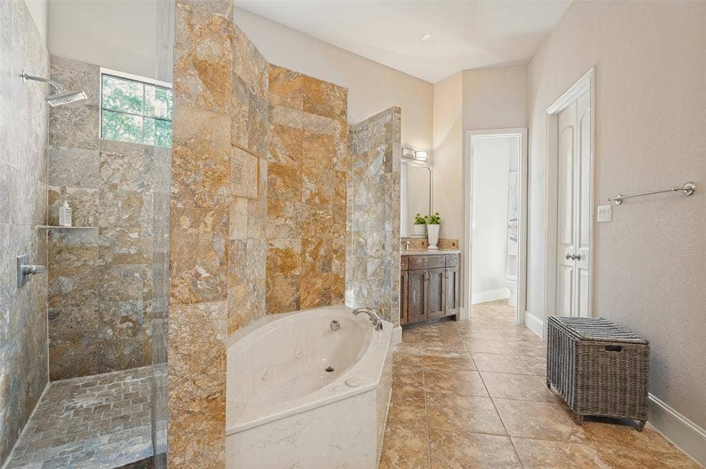 2418 Amberleaf Court, Cedar Hill, TX 75104