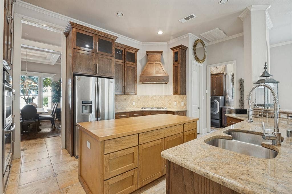 2418 Amberleaf Court, Cedar Hill, TX 75104