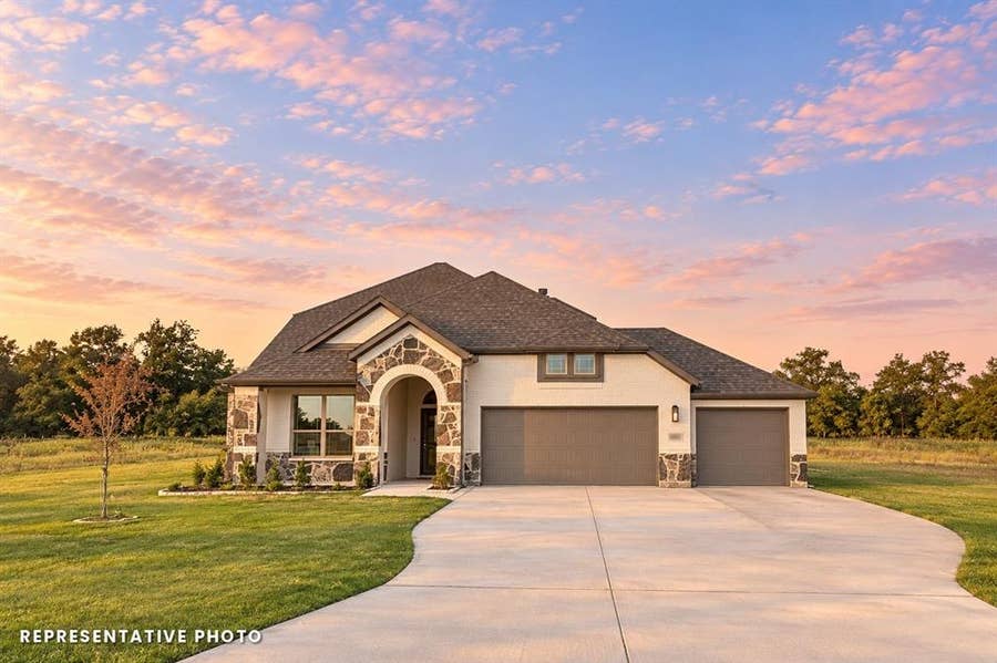 Property photo for 1032 Monaco Court, Springtown, TX
