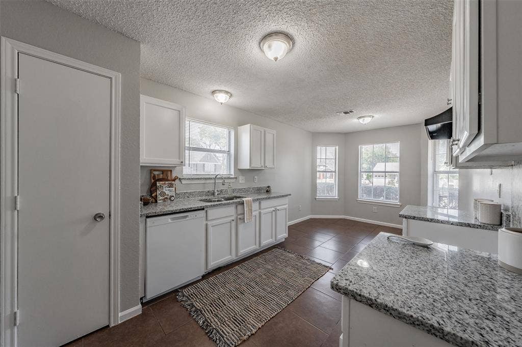 3750 Meadowbrook Drive, Fort Worth, TX 76103 3750 Meadowbrook Drive, Fort Worth, TX 76103