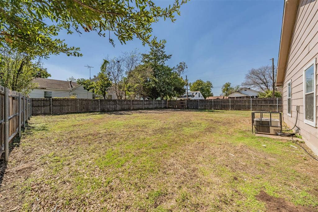 3750 Meadowbrook Drive, Fort Worth, TX 76103 3750 Meadowbrook Drive, Fort Worth, TX 76103