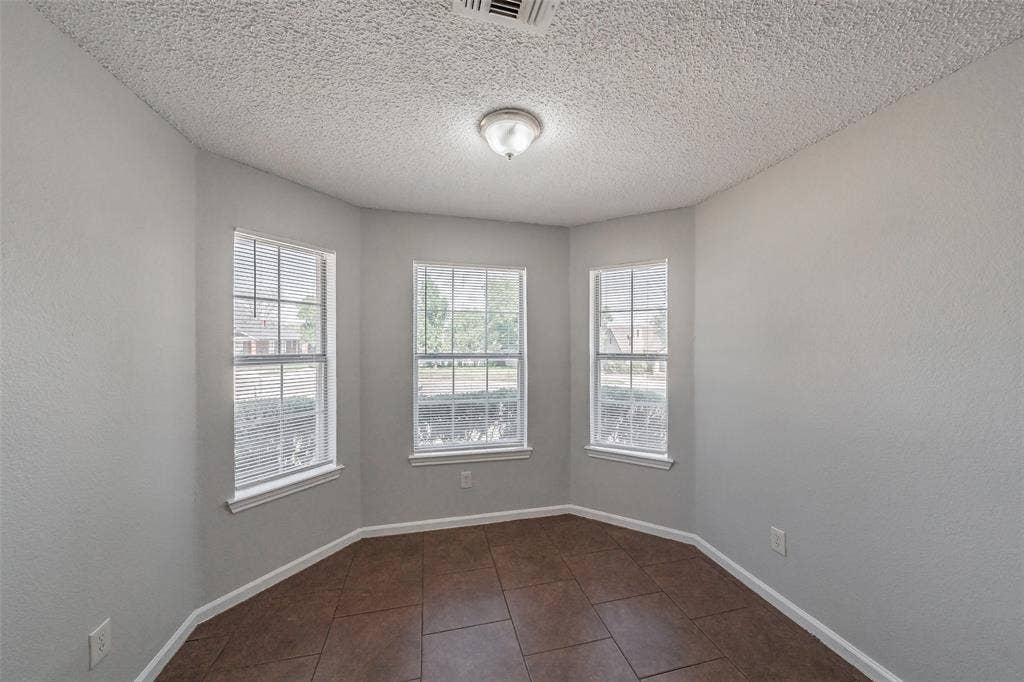 3750 Meadowbrook Drive, Fort Worth, TX 76103 3750 Meadowbrook Drive, Fort Worth, TX 76103