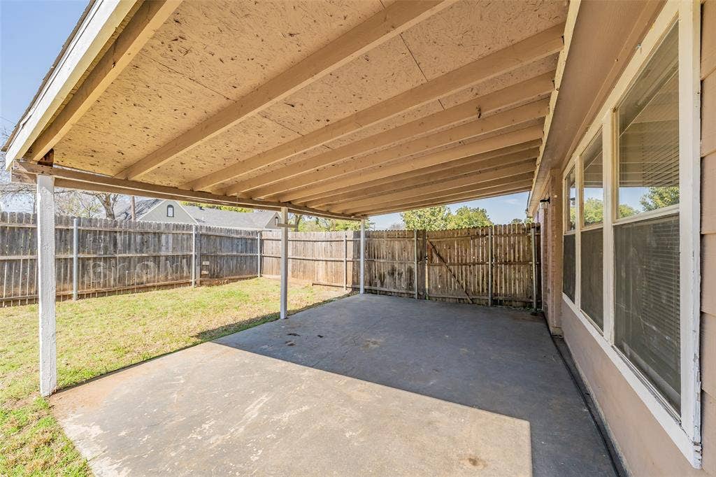 3750 Meadowbrook Drive, Fort Worth, TX 76103 3750 Meadowbrook Drive, Fort Worth, TX 76103