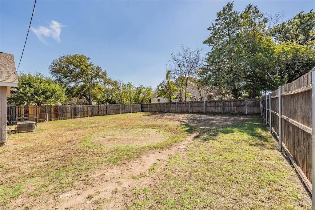 3750 Meadowbrook Drive, Fort Worth, TX 76103 3750 Meadowbrook Drive, Fort Worth, TX 76103