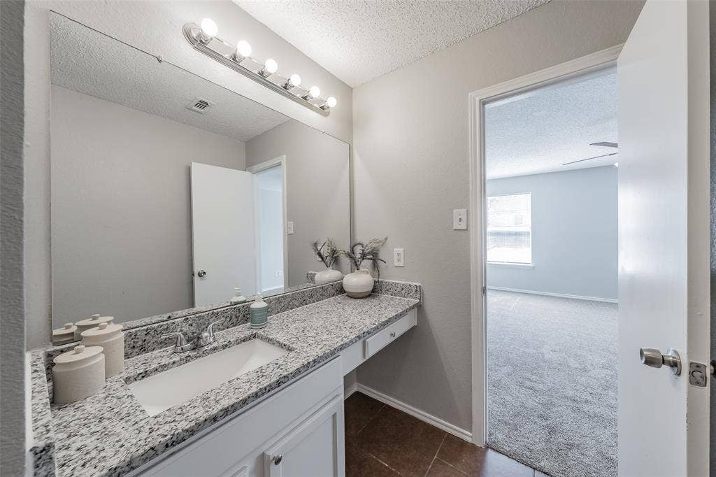 3750 Meadowbrook Drive, Fort Worth, TX 76103 3750 Meadowbrook Drive, Fort Worth, TX 76103