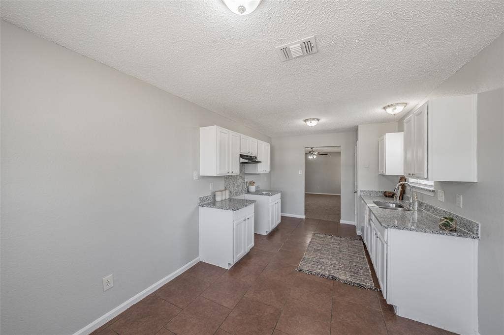 3750 Meadowbrook Drive, Fort Worth, TX 76103 3750 Meadowbrook Drive, Fort Worth, TX 76103