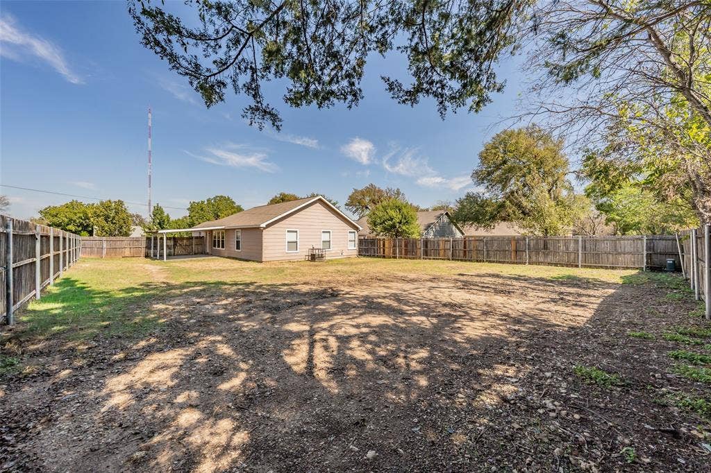 3750 Meadowbrook Drive, Fort Worth, TX 76103 3750 Meadowbrook Drive, Fort Worth, TX 76103