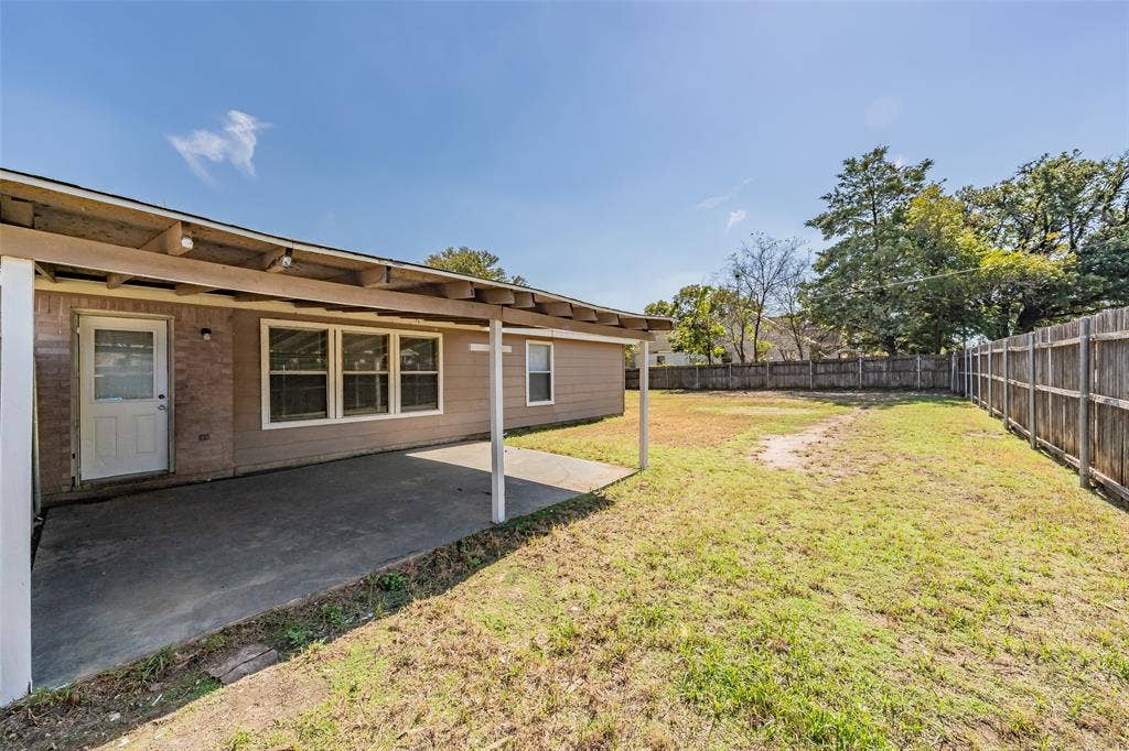 3750 Meadowbrook Drive, Fort Worth, TX 76103 3750 Meadowbrook Drive, Fort Worth, TX 76103