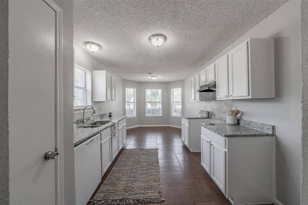 3750 Meadowbrook Drive, Fort Worth, TX 76103 3750 Meadowbrook Drive, Fort Worth, TX 76103