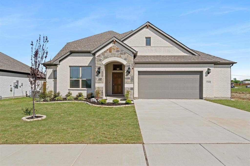 2457 Acacia Road, Cleburne, TX 76059