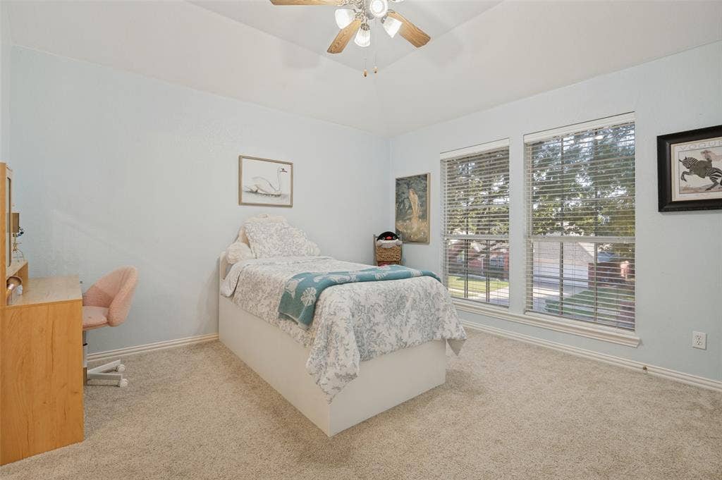 2323 Everton Drive, Arlington, TX 76001