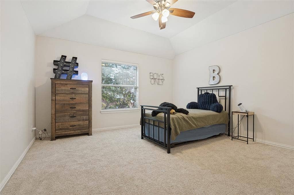 2323 Everton Drive, Arlington, TX 76001