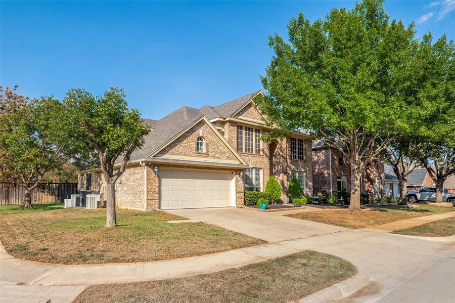 Property photo for 2323 Everton Drive, Arlington, TX