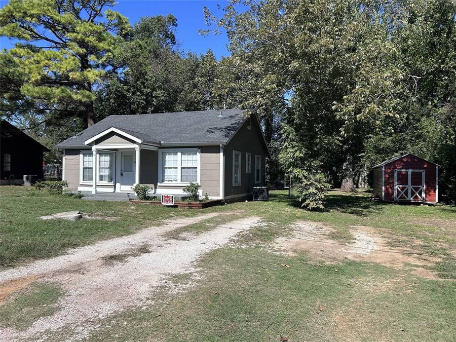 Property photo for 2819 W Elm Street, Denison, TX