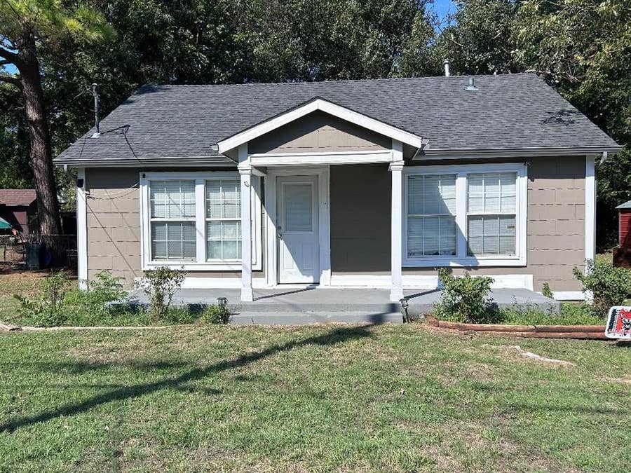 Property photo for 2819 W Elm Street, Denison, TX