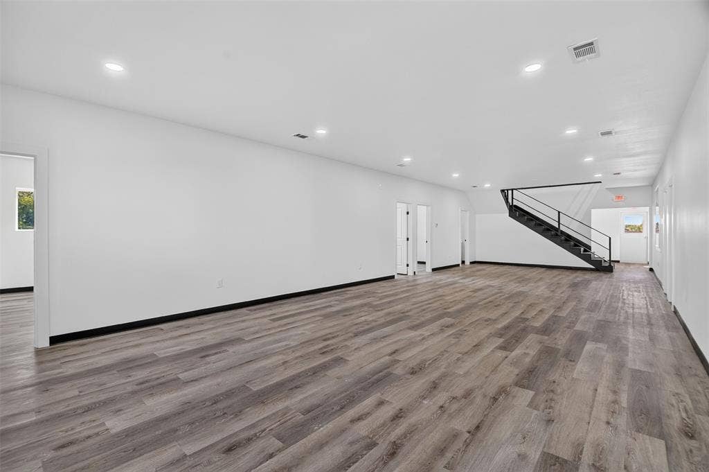 4334 Burleson Retta, Burleson, TX 76028