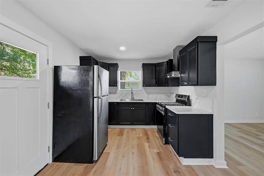 703 E Sears Street, Denison, TX 75021