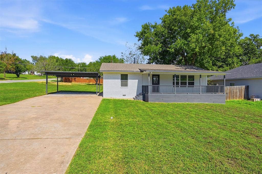 703 E Sears Street, Denison, TX 75021
