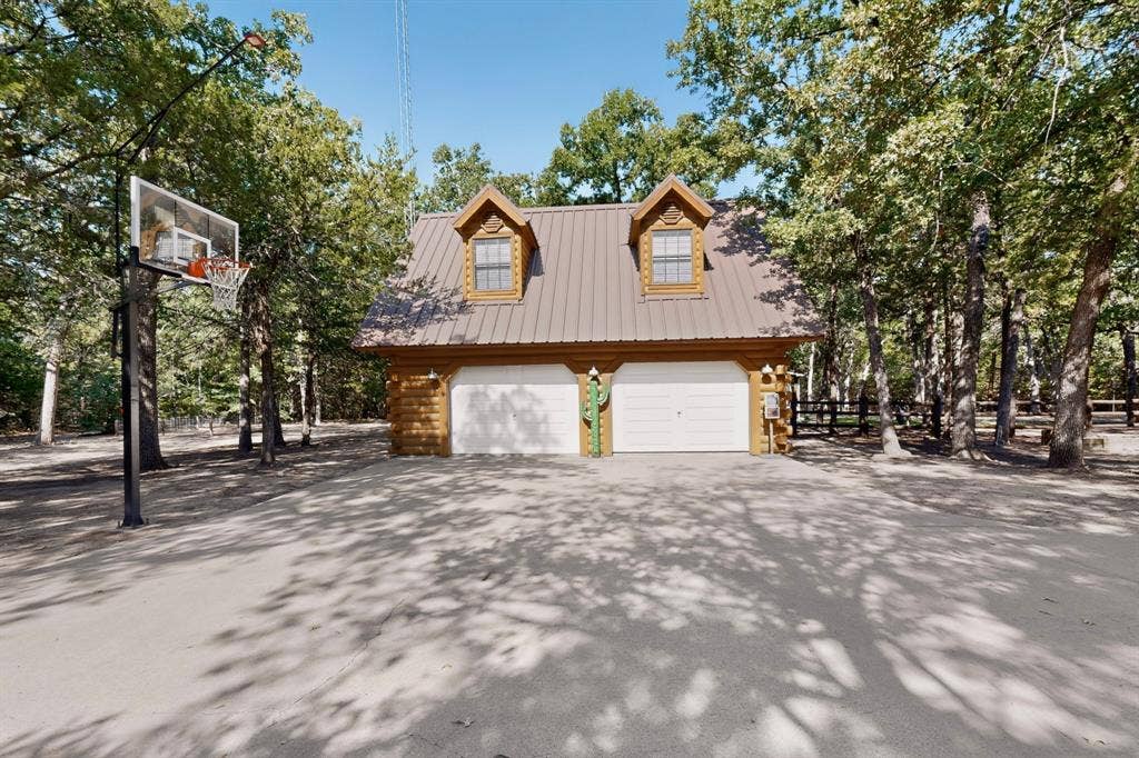 Oversized 2 Car Garage with Loft Apartment