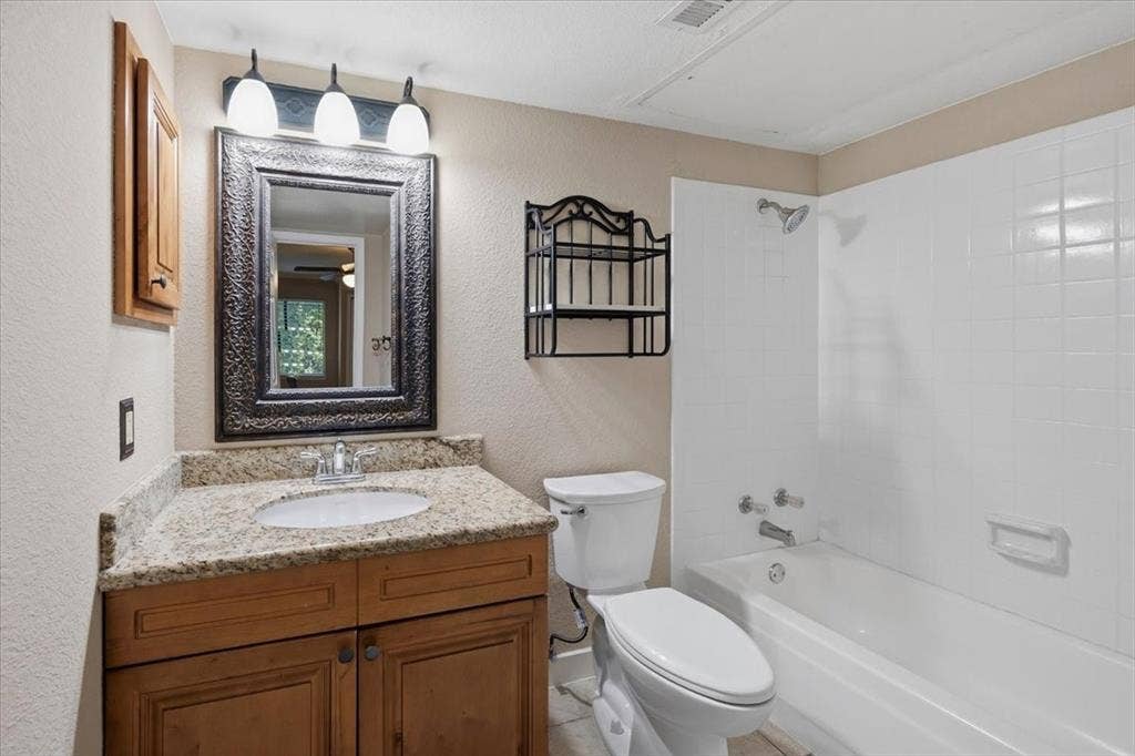 5638 Cedar Creek Drive, Benbrook, TX 76109 5638 Cedar Creek Drive, Benbrook, TX 76109