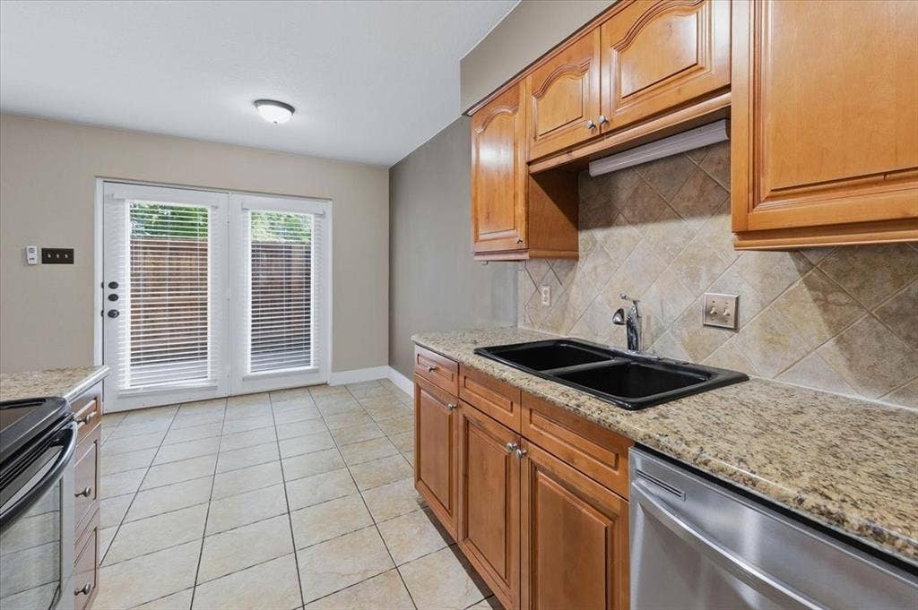 5638 Cedar Creek Drive, Benbrook, TX 76109 5638 Cedar Creek Drive, Benbrook, TX 76109