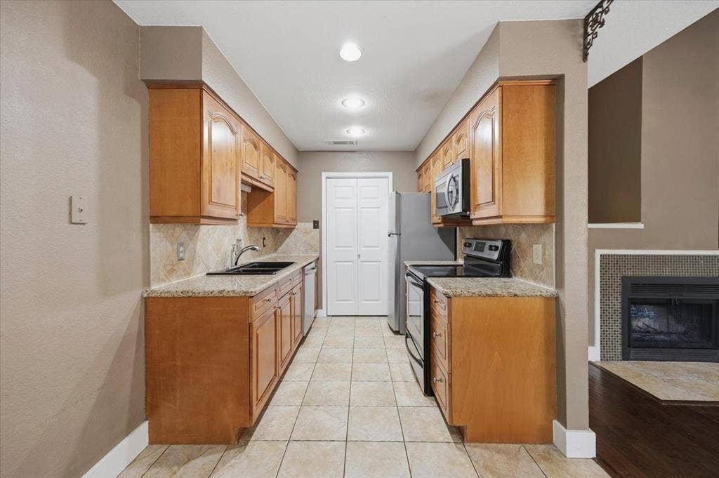 5638 Cedar Creek Drive, Benbrook, TX 76109 5638 Cedar Creek Drive, Benbrook, TX 76109