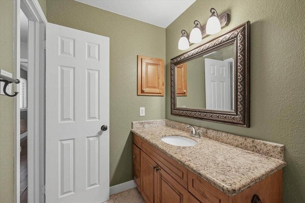 5638 Cedar Creek Drive, Benbrook, TX 76109 5638 Cedar Creek Drive, Benbrook, TX 76109