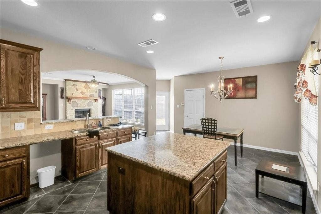 7306 Waterbury Drive, Rowlett, TX 75089 7306 Waterbury Drive, Rowlett, TX 75089