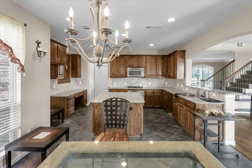 7306 Waterbury Drive, Rowlett, TX 75089 7306 Waterbury Drive, Rowlett, TX 75089