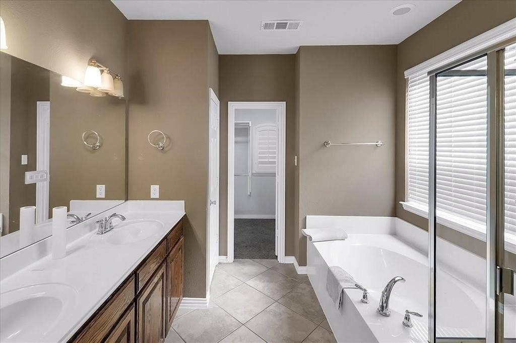7306 Waterbury Drive, Rowlett, TX 75089 7306 Waterbury Drive, Rowlett, TX 75089