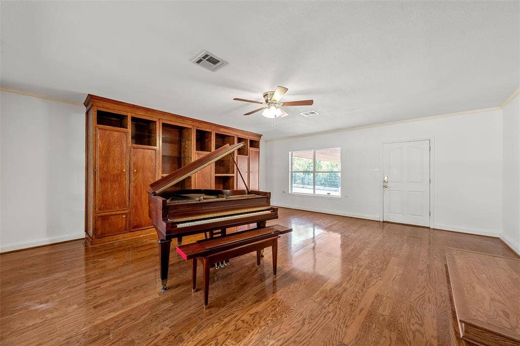 5014 Ridgeview Drive, Waco, TX 76710 5014 Ridgeview Drive, Waco, TX 76710