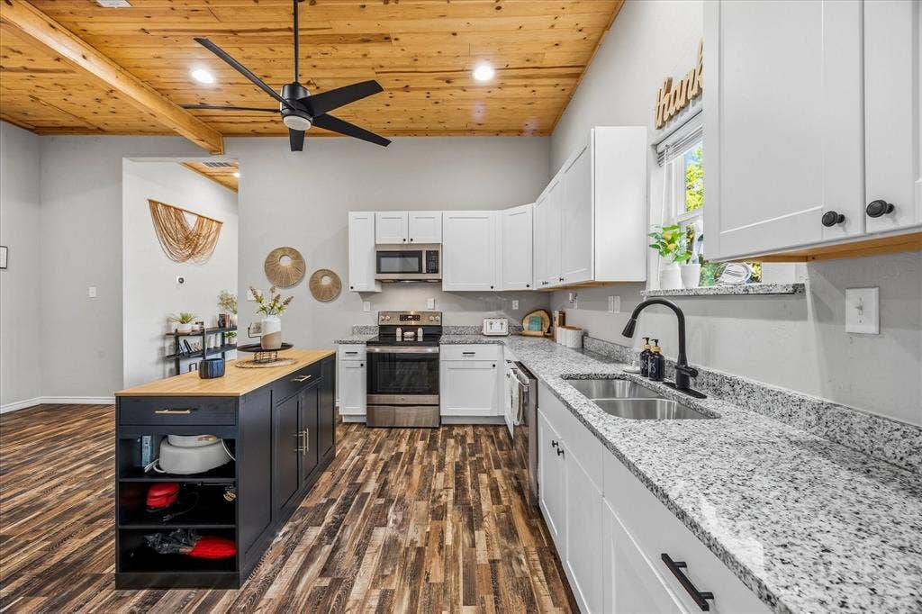 2206 Drake Street, Caddo Mills, TX 75135 2206 Drake Street, Caddo Mills, TX 75135