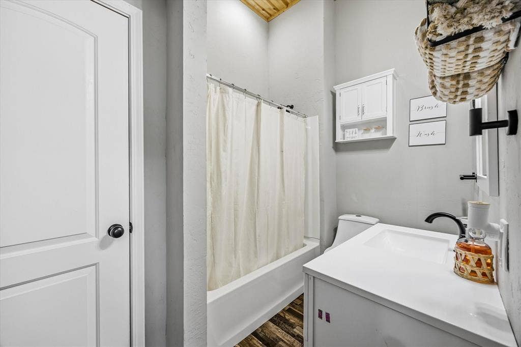2206 Drake Street, Caddo Mills, TX 75135 2206 Drake Street, Caddo Mills, TX 75135