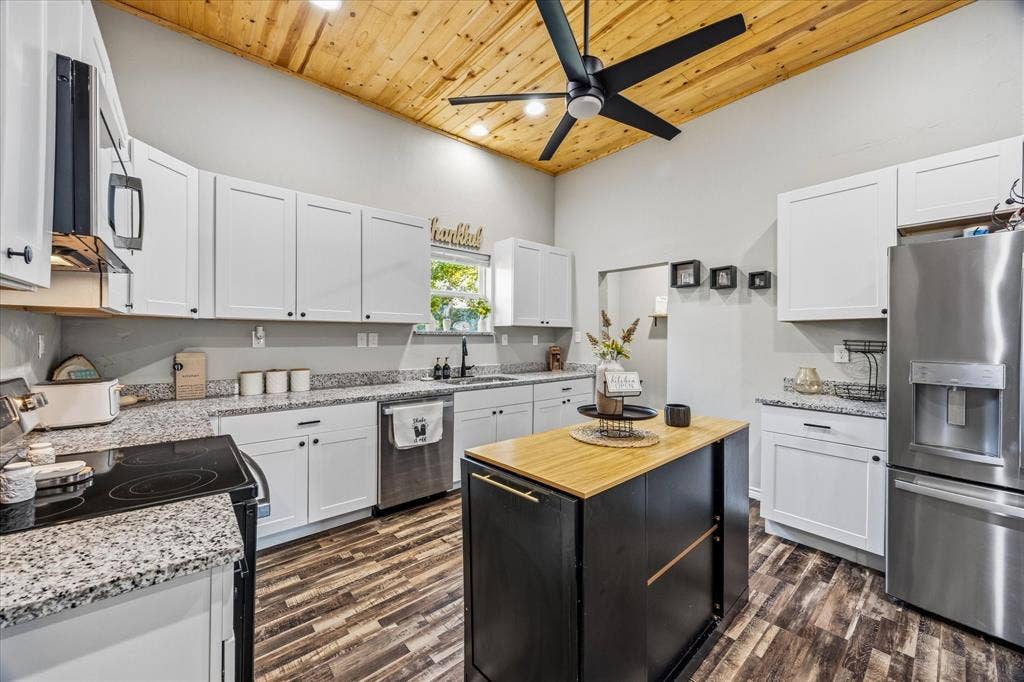 2206 Drake Street, Caddo Mills, TX 75135 2206 Drake Street, Caddo Mills, TX 75135