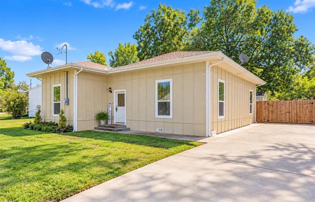2206 Drake Street, Caddo Mills, TX 75135 2206 Drake Street, Caddo Mills, TX 75135