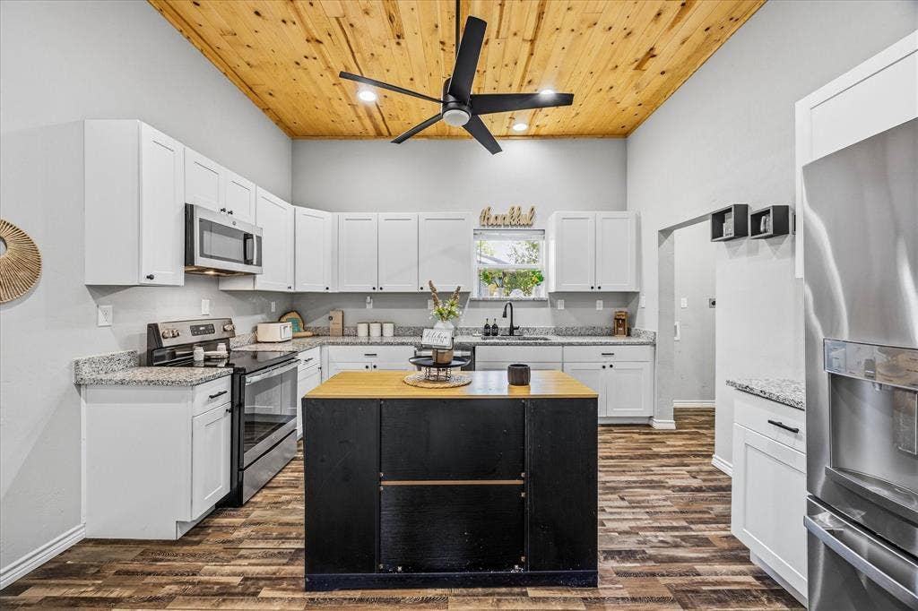 2206 Drake Street, Caddo Mills, TX 75135 2206 Drake Street, Caddo Mills, TX 75135