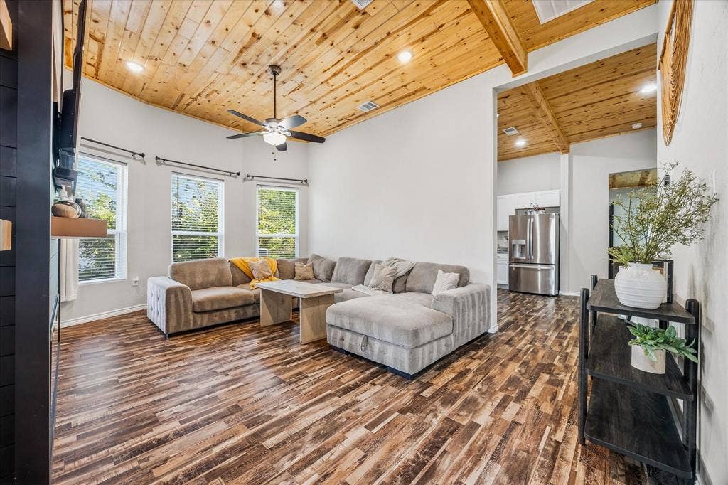 2206 Drake Street, Caddo Mills, TX 75135 2206 Drake Street, Caddo Mills, TX 75135