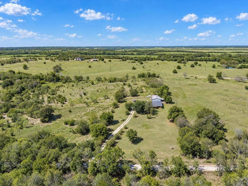 211 Whitehouse Road, Ennis, TX 75119 211 Whitehouse Road, Ennis, TX 75119