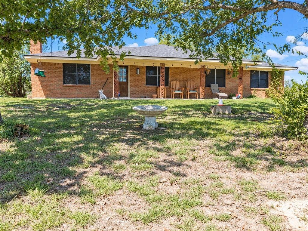 211 Whitehouse Road, Ennis, TX 75119 211 Whitehouse Road, Ennis, TX 75119