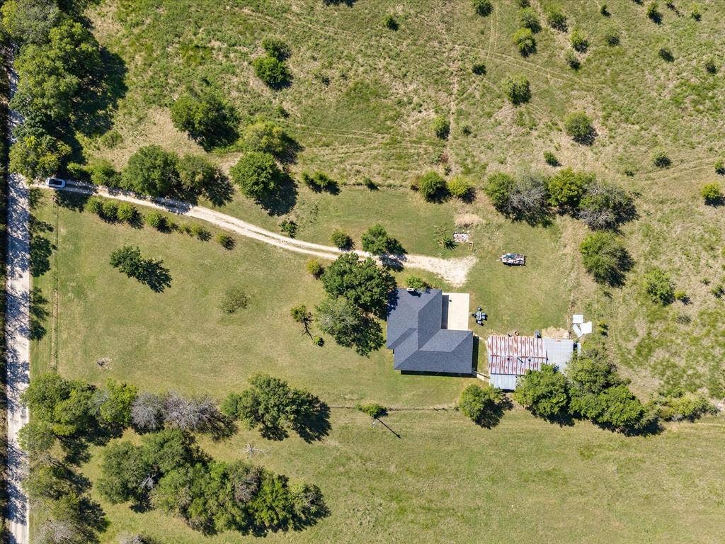 211 Whitehouse Road, Ennis, TX 75119 211 Whitehouse Road, Ennis, TX 75119