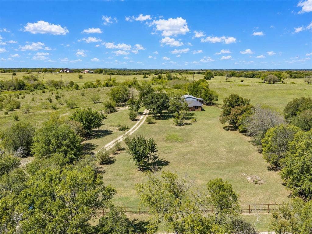 211 Whitehouse Road, Ennis, TX 75119 211 Whitehouse Road, Ennis, TX 75119