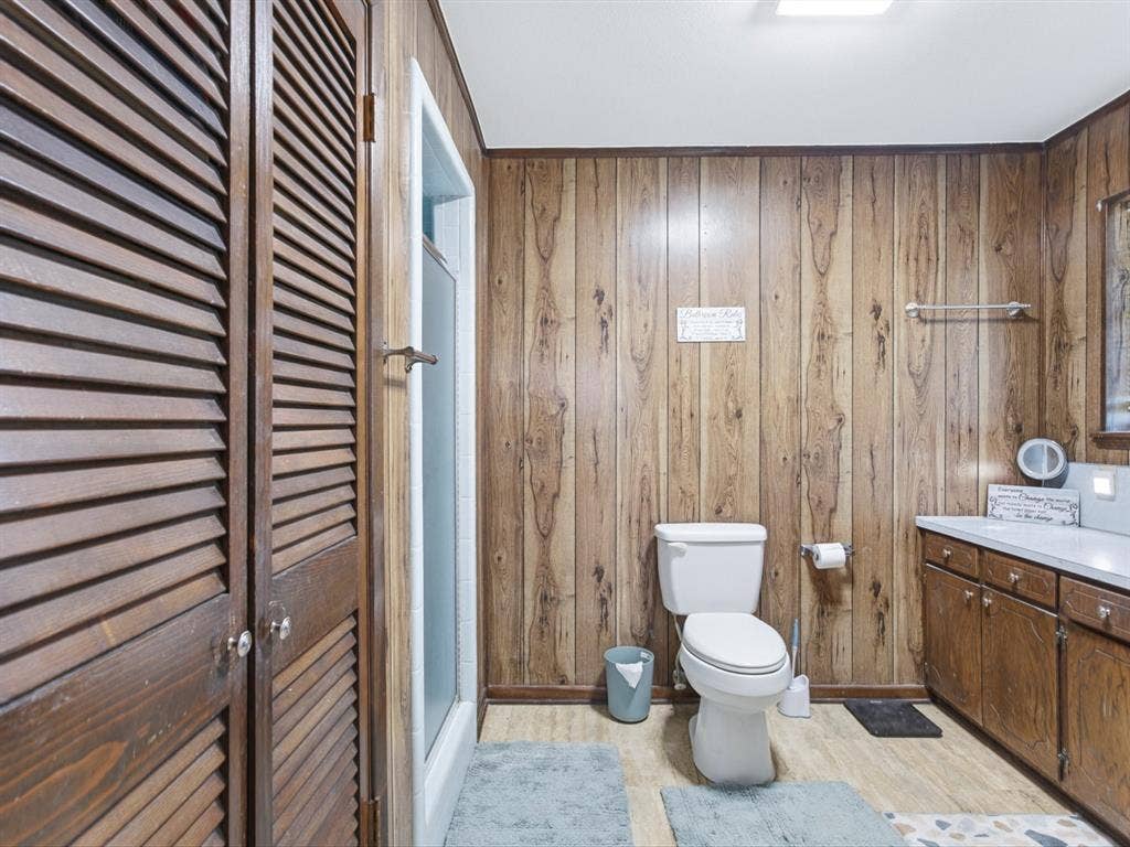 211 Whitehouse Road, Ennis, TX 75119 211 Whitehouse Road, Ennis, TX 75119